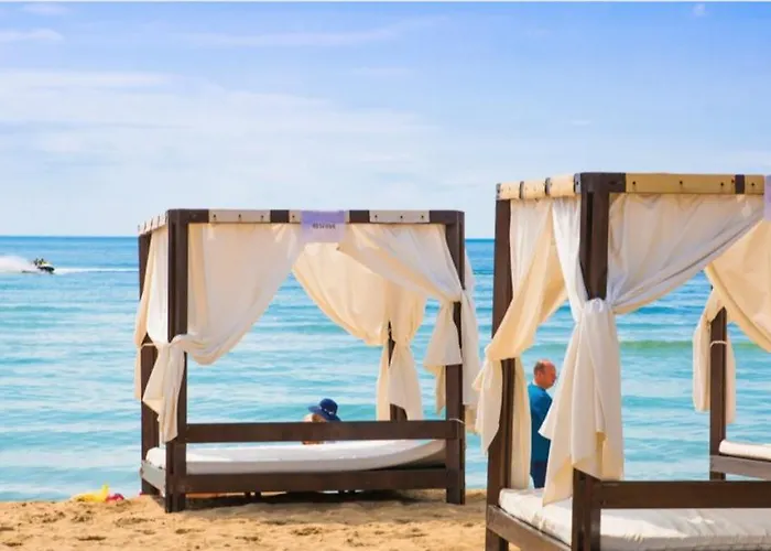 Anita A 25 Pool View Sunny