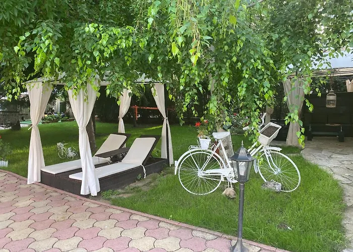 Anita A 25 Pool View Sunny