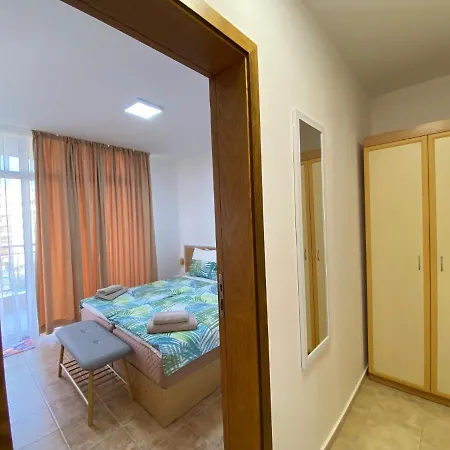 Anita A 25 Pool View Sunny Slantschew brjag