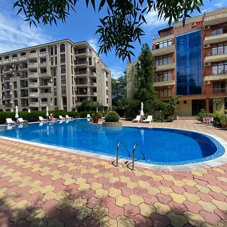 Anita A 25 Pool View Sunny *