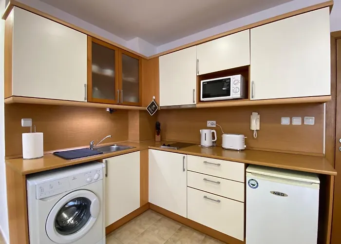 Anita A 25 Pool View Sunny Napospart